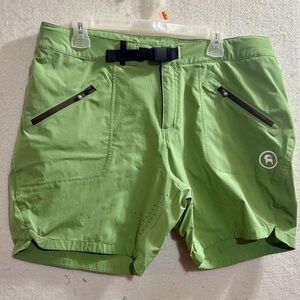 Men's Athletic Stretch Shorts in Light Green with Built-In Belt